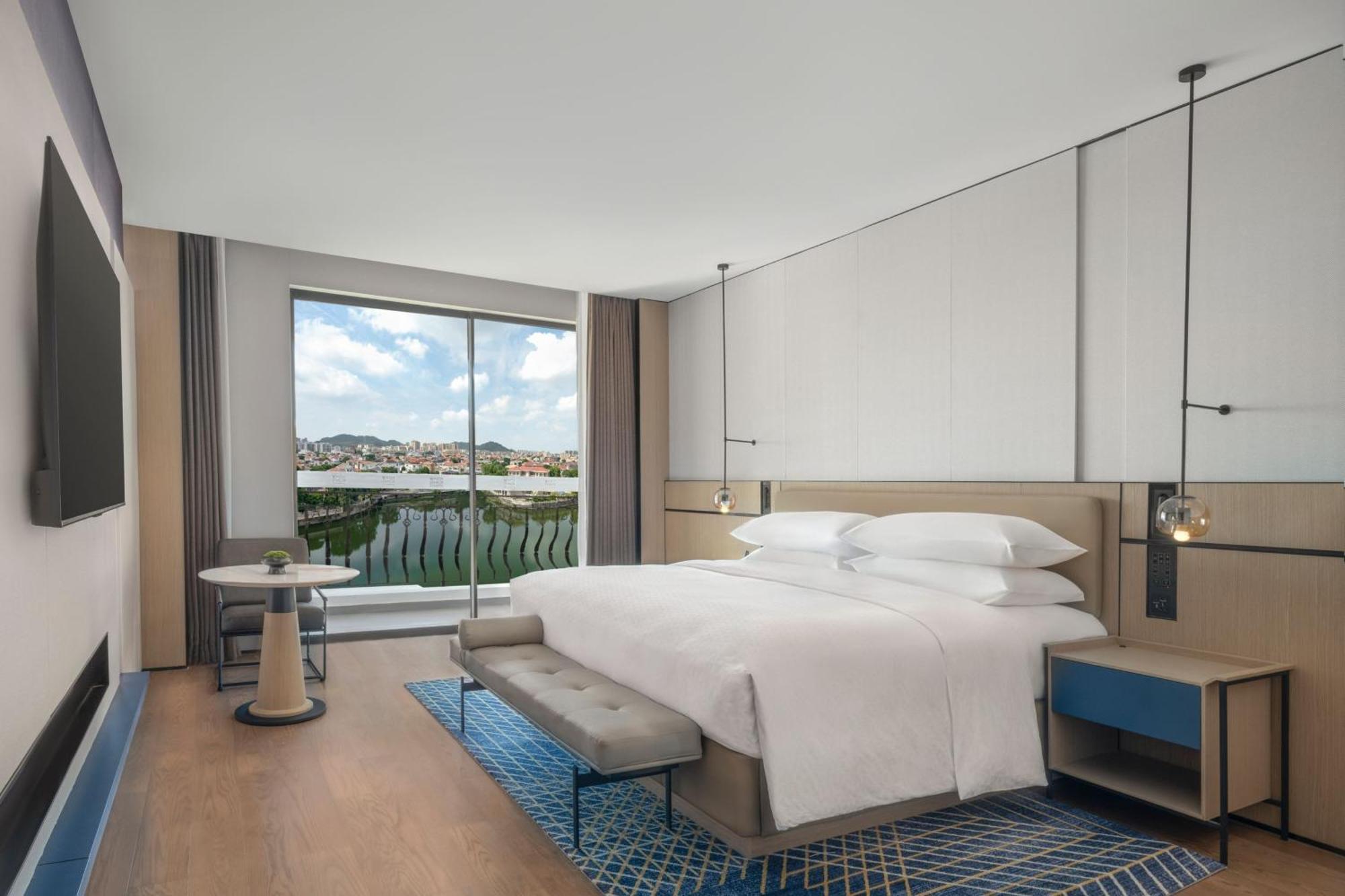 Four Points By Sheraton Yangjiang City Center Exterior photo